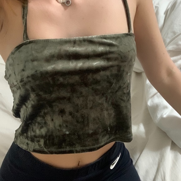 green crop top - Picture 3 of 3